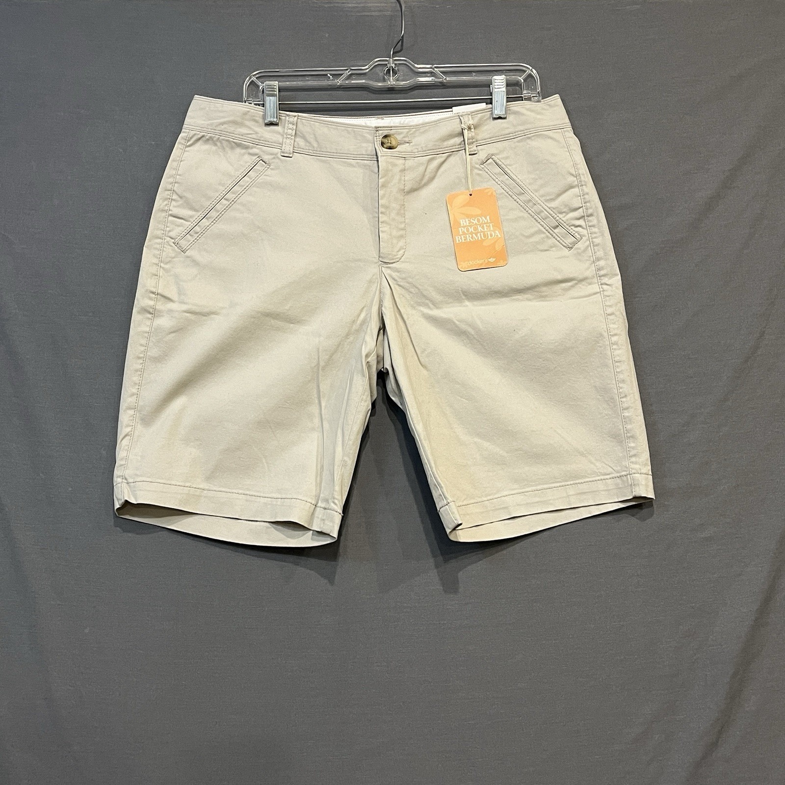 Dockers Bermuda Short Womens 12 Beige Besom Pocket Mid Rise 10 Inseam Khaki Dockers Bermuda Short Womens 12 Beige Besom Pocket Mid Rise 10 Inseam Khaki